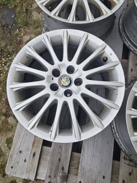 Alfa Romeo alufelni 5x98 16"