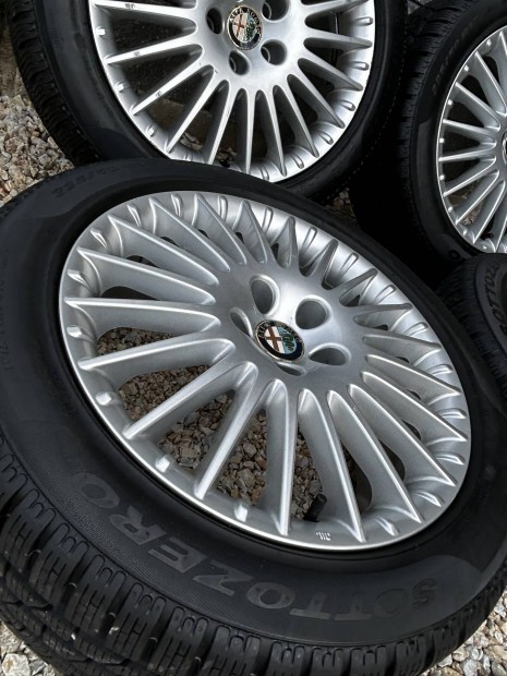 Alfa Romeo alufelni téli gumival