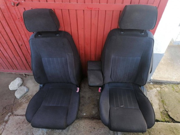 Alfa Romeo első ülések