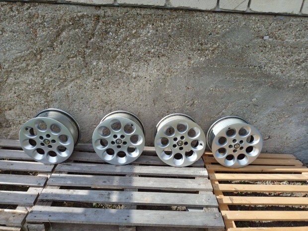 Alfa Romeo felni szett 5x98 R15