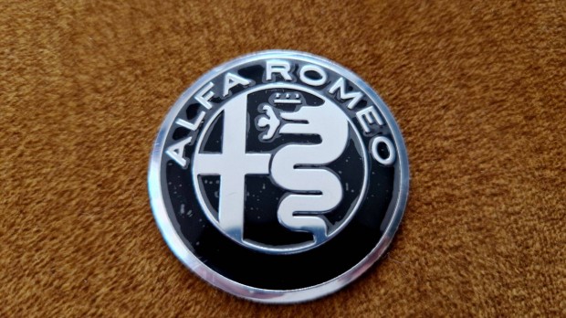 Alfa Romeo kormnyemblma csomagtr log kormny kzp ntapad