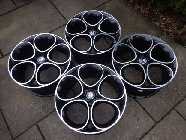 Alfa Romeo �j gy�ri alufelnik