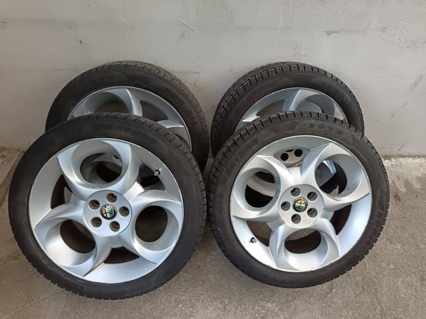Alfa romeo 17" alufelni garnitútra.