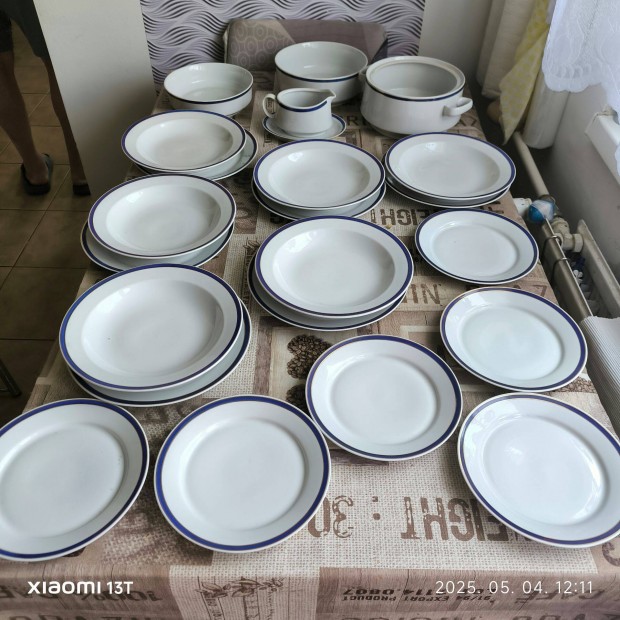 Alföldi porcelán kék csíkos étkészlet eladó! 23 db-os