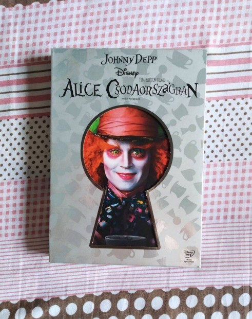 Alice Csodaországban DVD + karakter kártyák