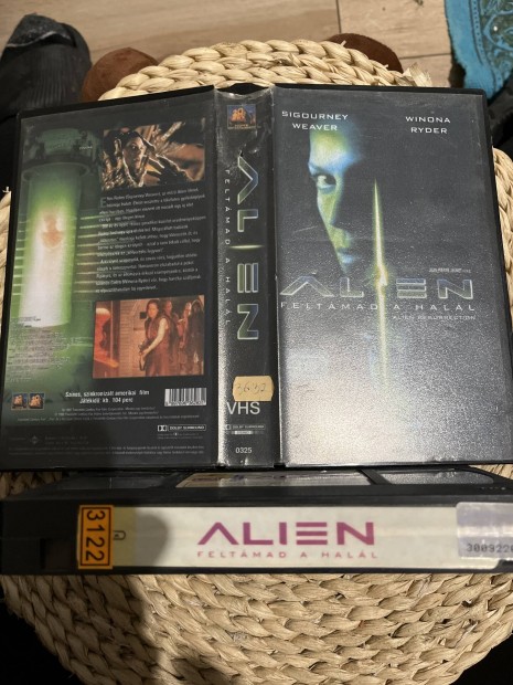 Alien 4 vhs.  