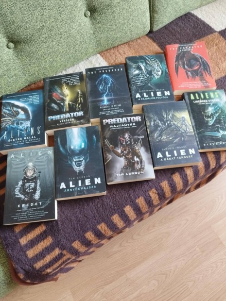 Alien / Predator könyv gyűjtemény (10 kötet)