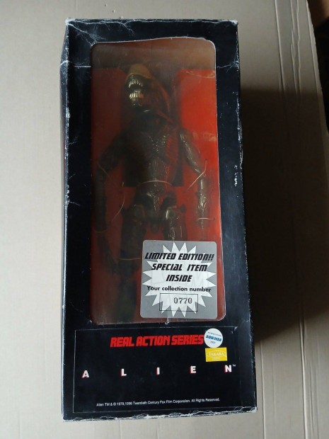 Alien gyjti relikvia figura