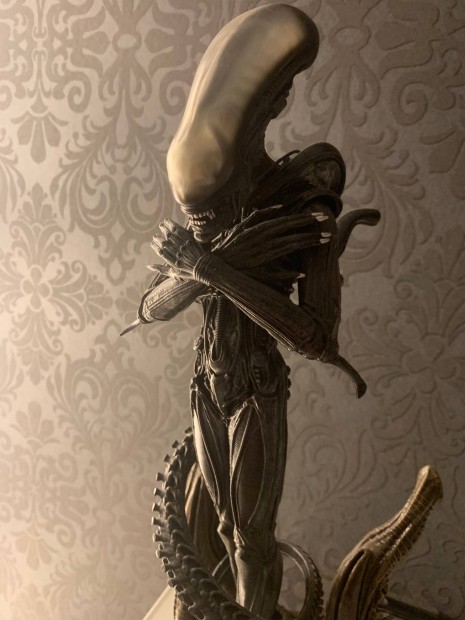 Alien raptus Sideshow szobor elao!