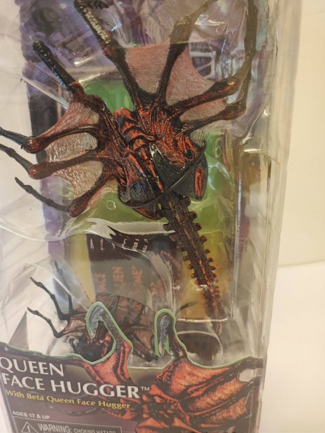 Aliens Queen Face Hugger 18 cm magas gyjti figura, Neca