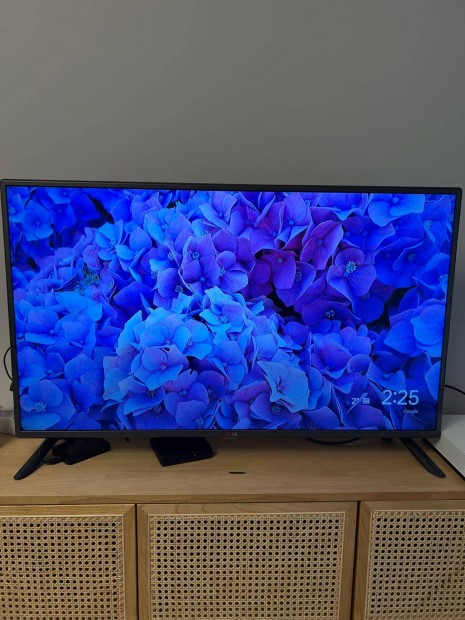 Alig hasznlt 107 CM Full HD LG TV