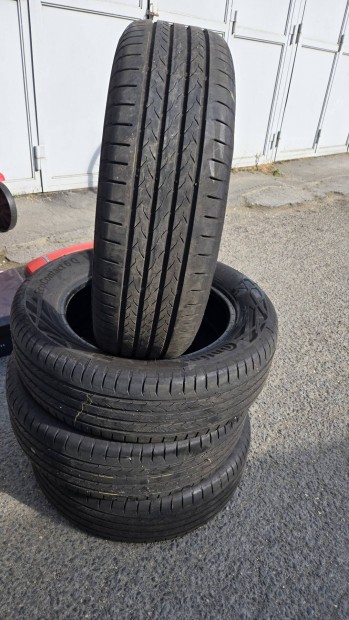 Alig használt 4 db nyári gumi 17 méret.