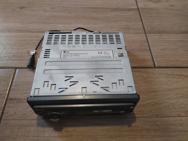 Alig használt LG autós rádió eladó