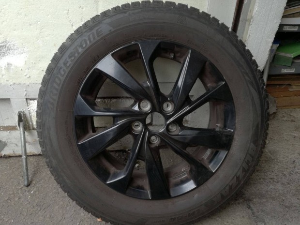 Alig használt, Bridgestone téli gumi felnivel eladó