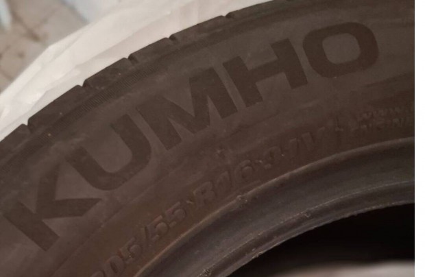 Alig haszn�lt aut�-gumiabroncs