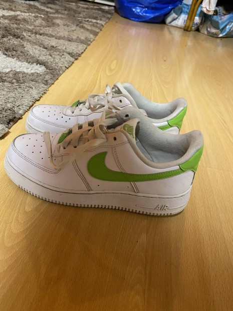 Alig használt nike férfi cipő eladó! Olcsón!