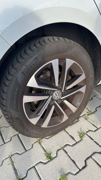 Alig használt téli gumi szett Pirelli 205/55 R16