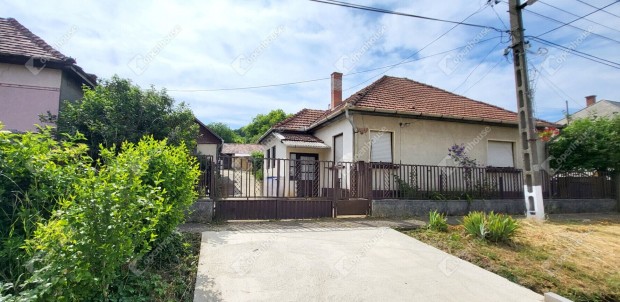 Alkalmi �ron, kiv�l� �llapot� 125 m2-es csal�di h�z Zilizen elad�!