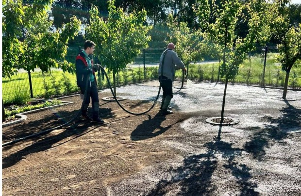 Alkalmi segédmunka füvesítési feladatokra (hidrovetés)