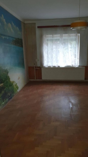 Alkalmi vétel Győrszentivánon!