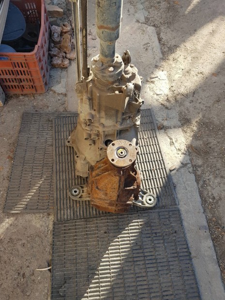 Alkatresz bmw e36 td difi kardan valto elado.
