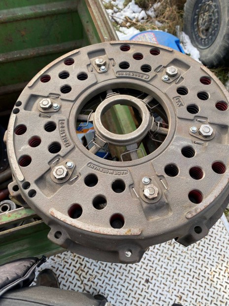 Alkatrszek aut-teheraut-busz