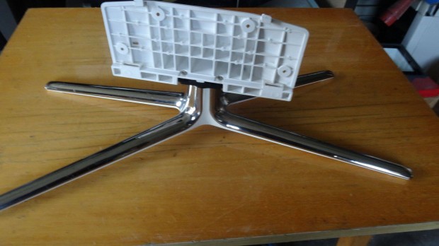 Alkatrsznek elad samsung tv talp
