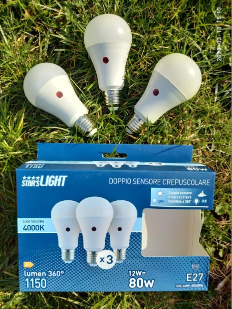 Alkonykapcsoló LED izzó 12 W 1150 lm automata fel- és lekapcsolással