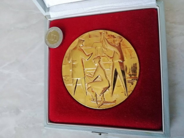 Alkotói kitüntetés Arany fokozatú "Vincze" érem jelvényel doboz