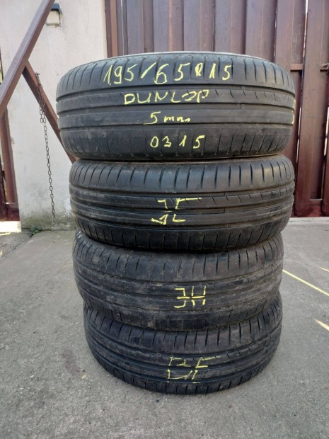 Alkukpesen Elad 4 db Dunlop 195/65 R15 nyri gumi. 5mm