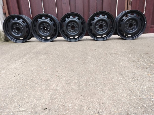 Alkuképesen Eladó 5 db lemezfelni. R15, 5x114,3 6J, Et50, 67mm