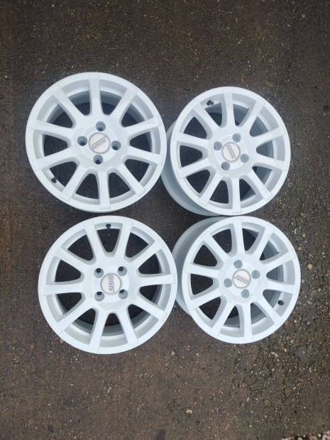 Alkukpesen Elad alufelni. R15, 4x100 67,1mm 7J et38 Ronal