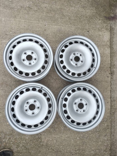 Alkukpesen Elad r16 5x112 6,5j et42 VW, Audi, Seat, Skoda lemezfelni