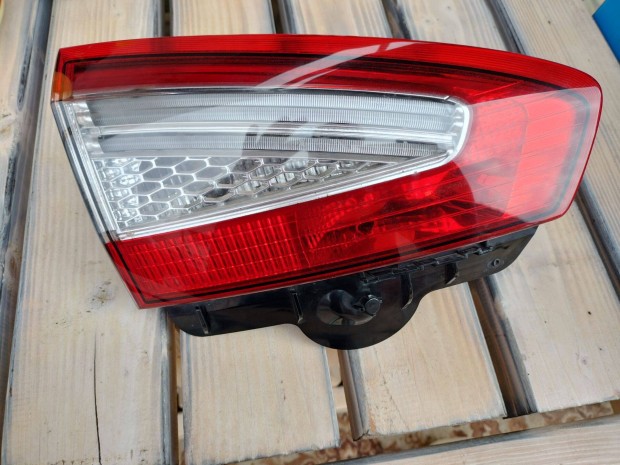 Alkuképesen eladó Mondeo Mk4 kombi bal hátsó lámpa