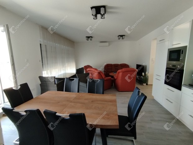 �llatbar�t alb�rlet Gy�rben