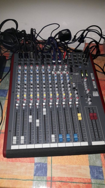 Allen and heath Zed-12FX analóg zenekari keverő