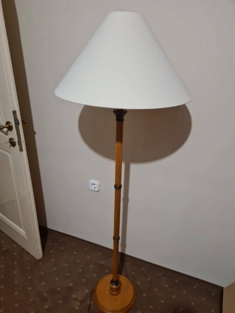 �ll�l�mpa led izz�val