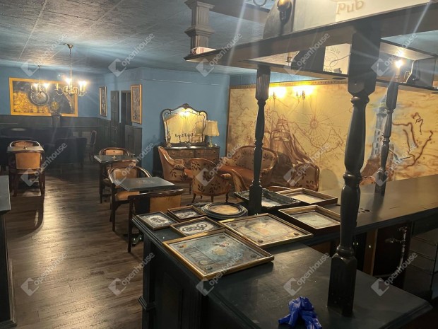 Alm�sf�zit� elad� vend�gl�t� egys�g...