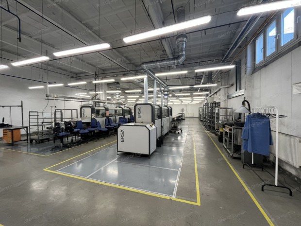 Alm�sf�zit�n, 5513 m2-es ipari ter�let, egy szoci�lis �p�lettel �s