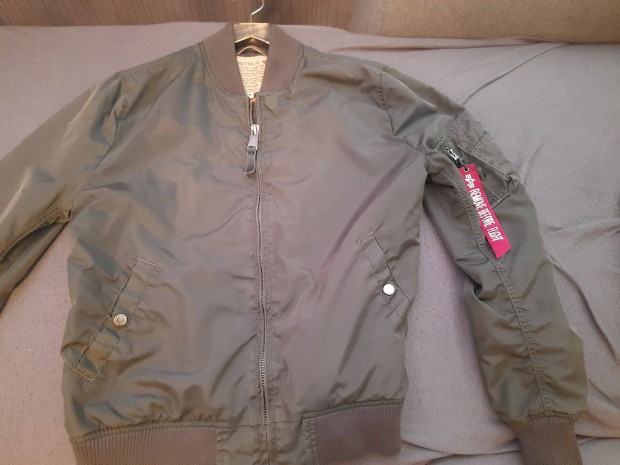 Alpha Industries L-es khaki sznben :25000Ft