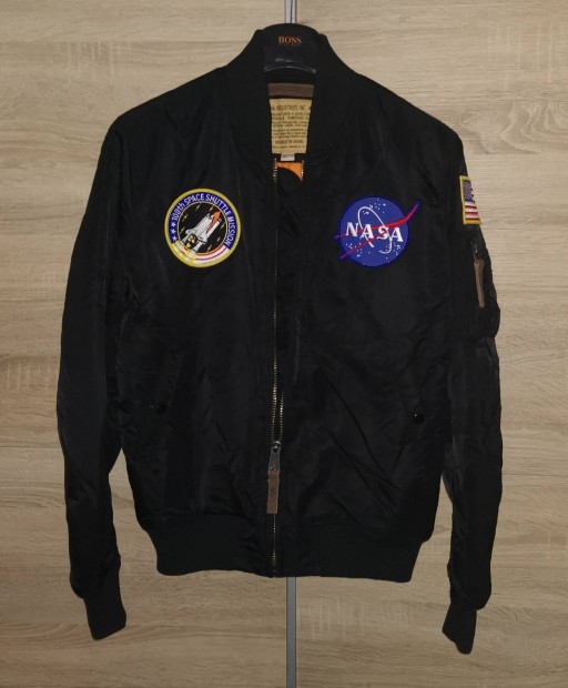 Alpha  NASA bomber kabt ! 