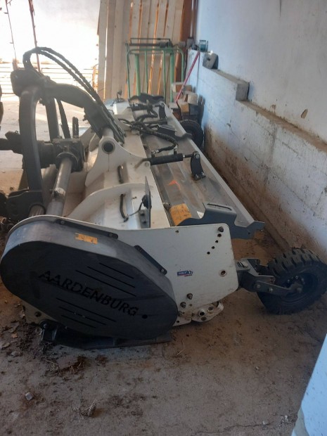 Alpha xL 3000 Grizli mulcsoz� Elad�