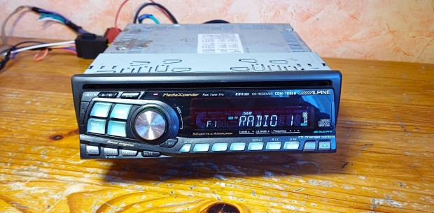 Alpine CDM-7892R okos�tott BLUETOOTH-os 4�50W-os aut�r�di�