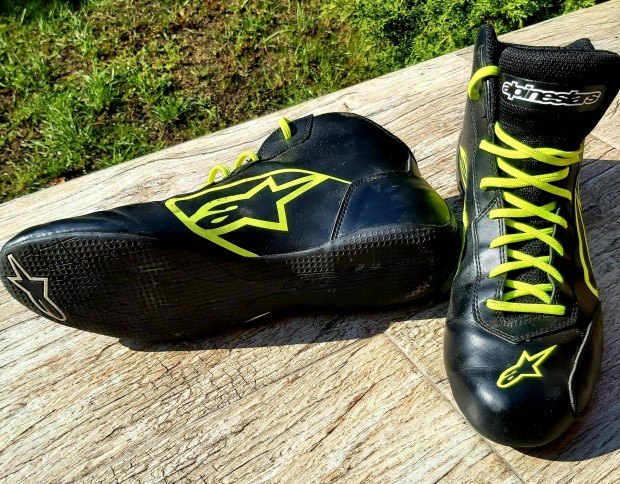 Alpinestars Bugatti versenycip� 44-es elad�