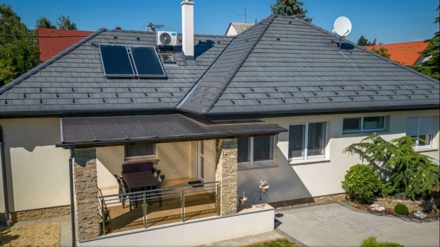 Als� Gyenesdi�son azonnal k�lt�zhet� ig�nyes csal�di h�z elad�