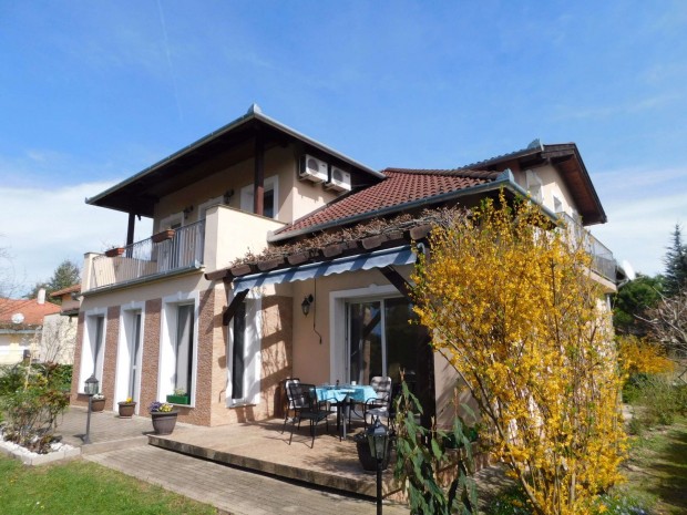 Als� - Gyenesdi�son strand-k�zeli n�v�s h�z elad�