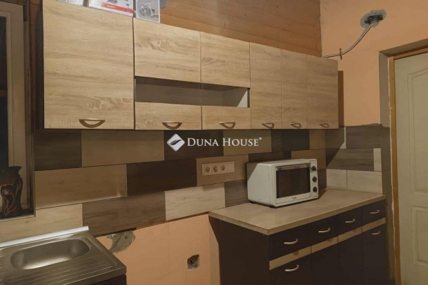 Als�n�medii elad� 60 nm-es h�z