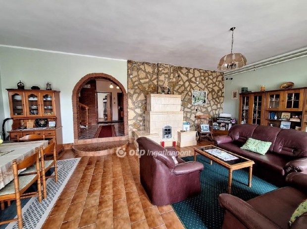 Als��rsi elad� 186 nm-es h�z