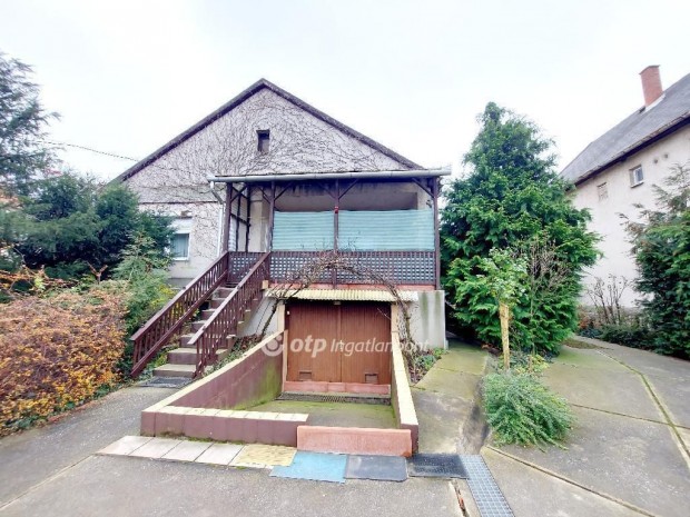 Als�zsolcai 138 nm-es h�z elad�