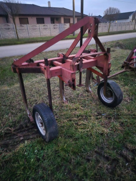 Altalajlaz�t� 3 k�ses elad�!